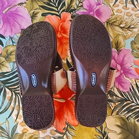 Summer Soft Tan Suede Flip-flops - Picture 3 of 8